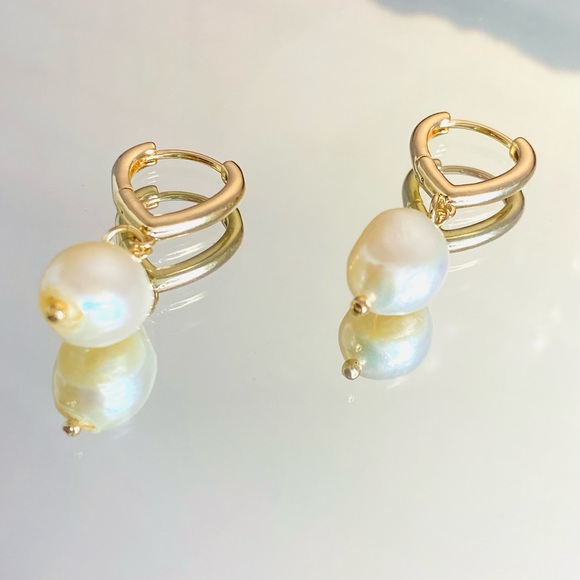 Fresh Water Pearl Earrings - Picture 4 of 8